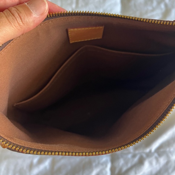 Louis Vuitton Odeon Monogram crossbody - Picture 6 of 10